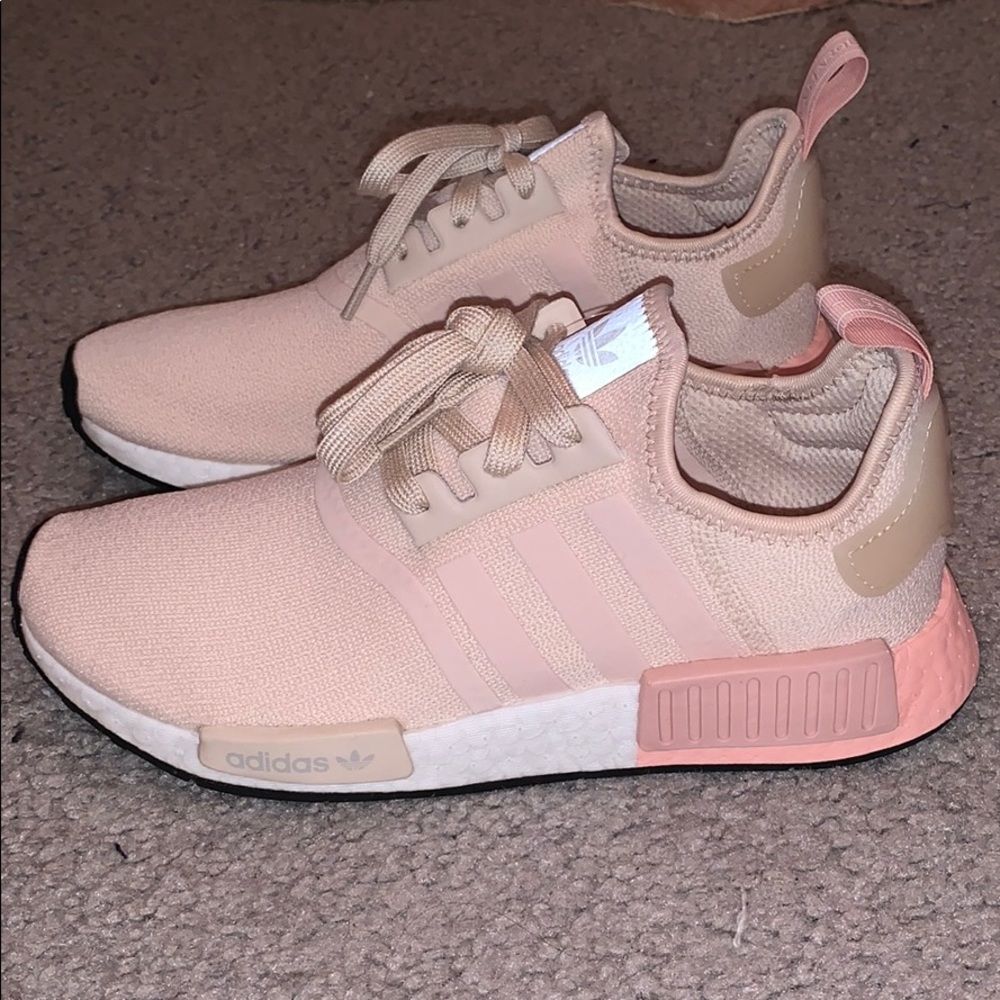 Adidas Sneakers